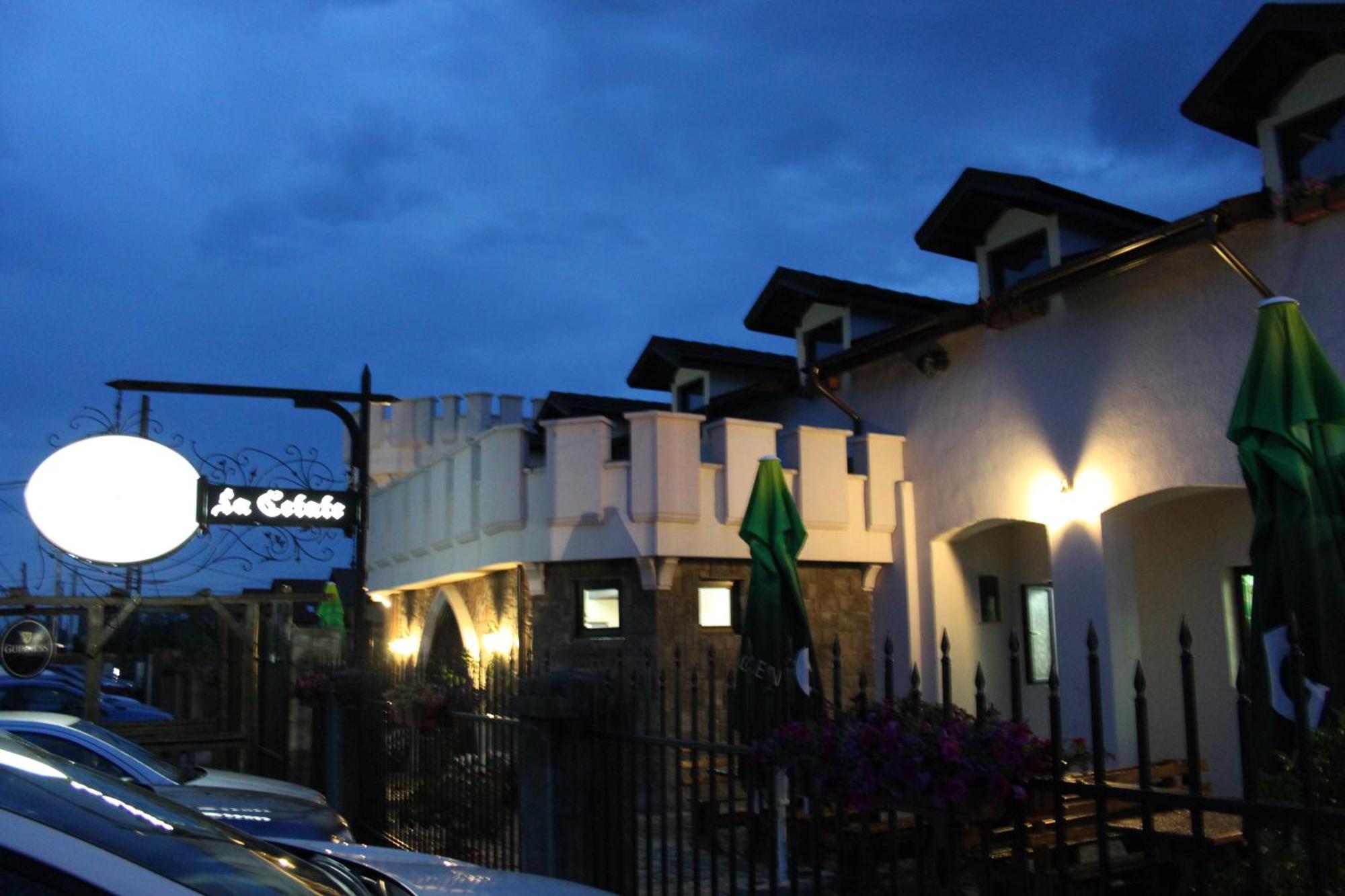 Hotel Lacetate Piteşti Kültér fotó