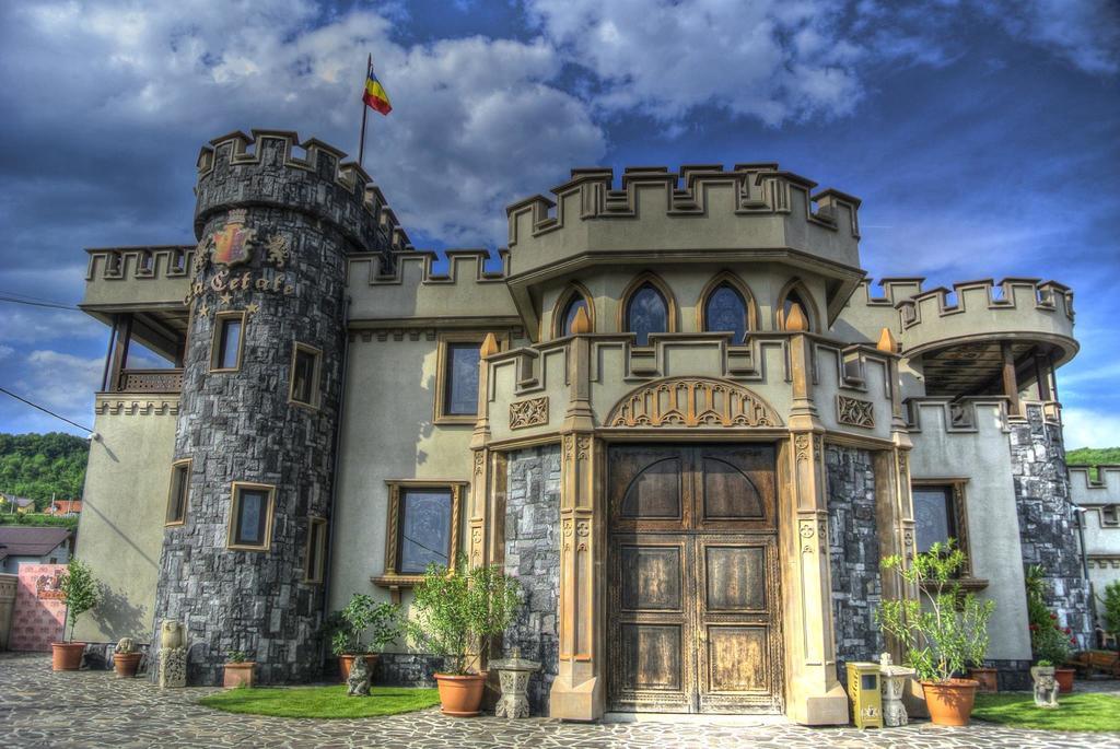 Hotel Lacetate Piteşti Kültér fotó