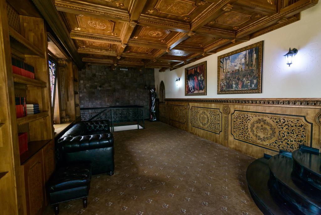 Hotel Lacetate Piteşti Kültér fotó