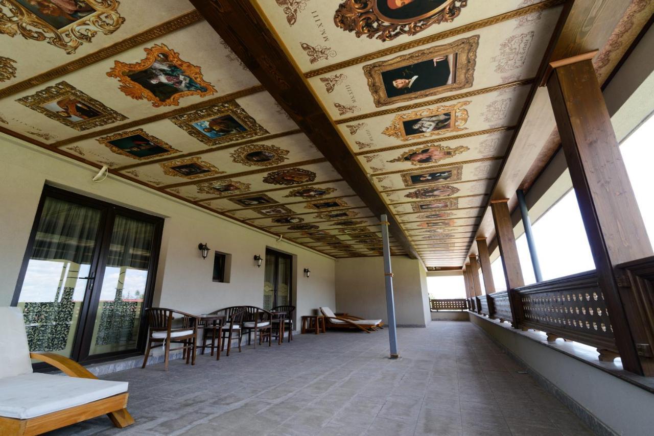 Hotel Lacetate Piteşti Kültér fotó