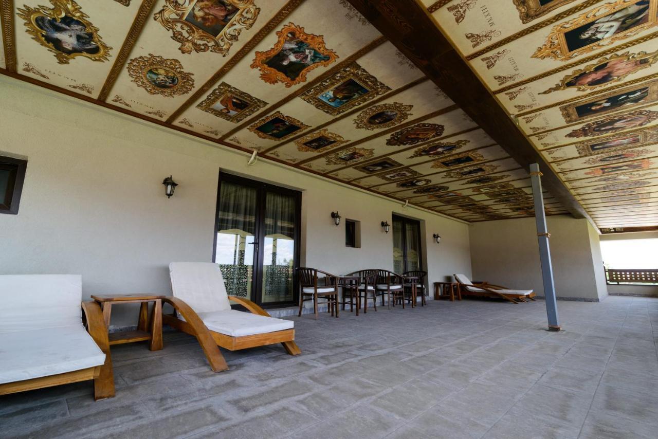 Hotel Lacetate Piteşti Kültér fotó