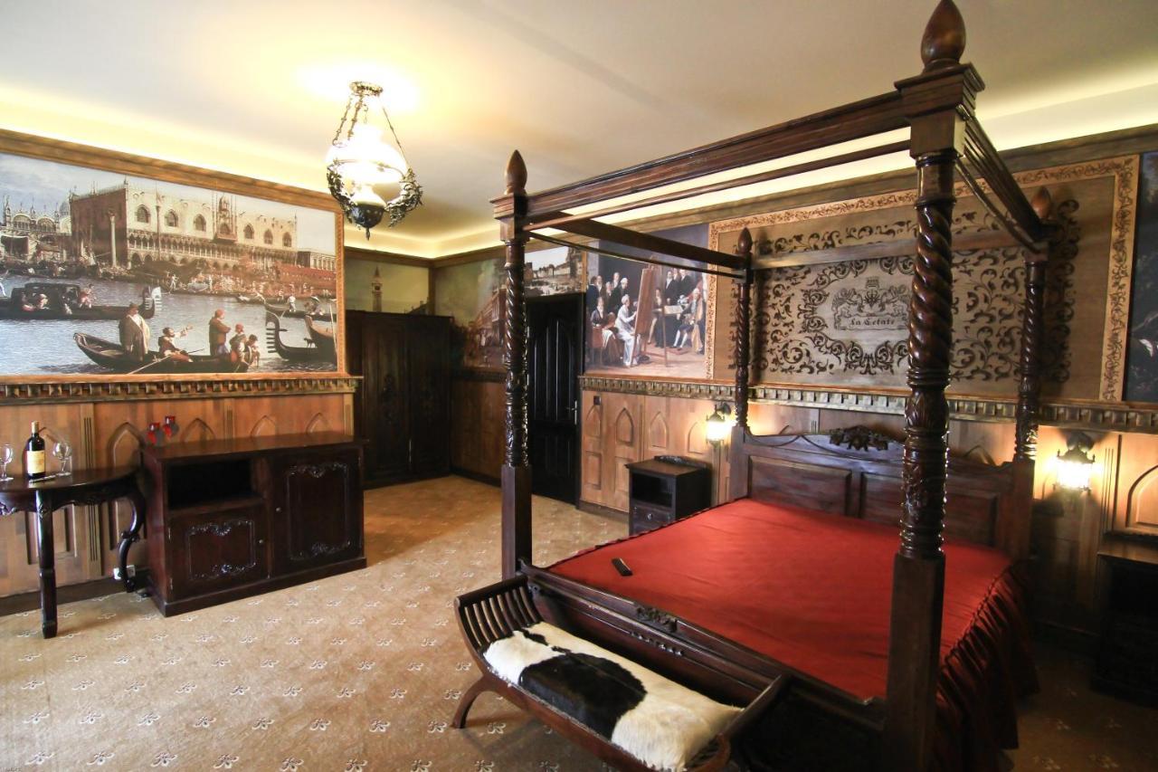 Hotel Lacetate Piteşti Kültér fotó